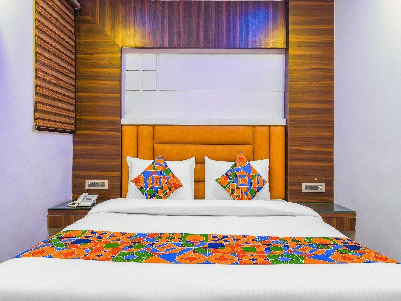 Oyo 15836 Pleasure River Front Resort Tuem Eksteriør bilde